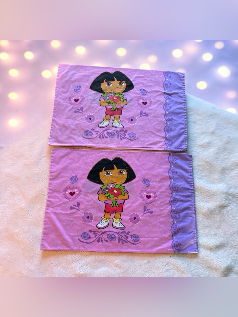 2 Vintage Nickelodeon Dora The Explorer Pillowcases Pink Purple Holding Flowers